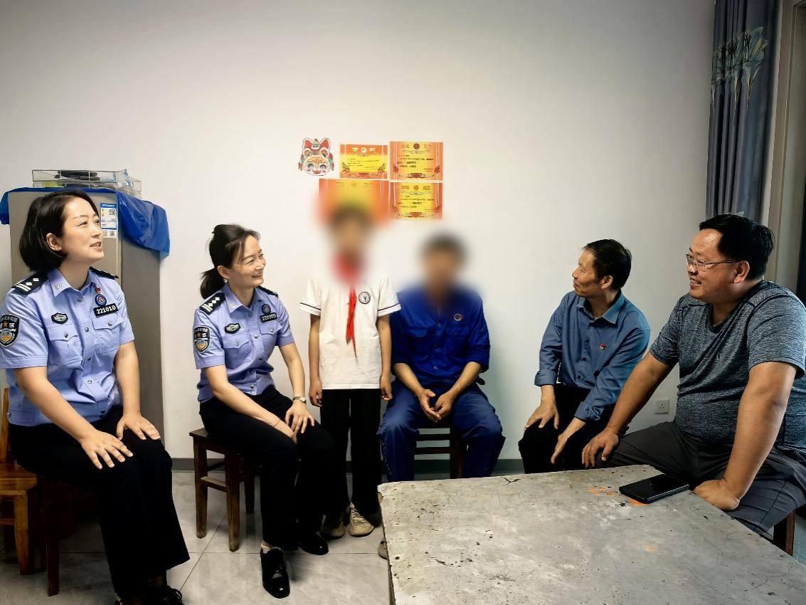 情暖童心护成长 爱心传递庆六一